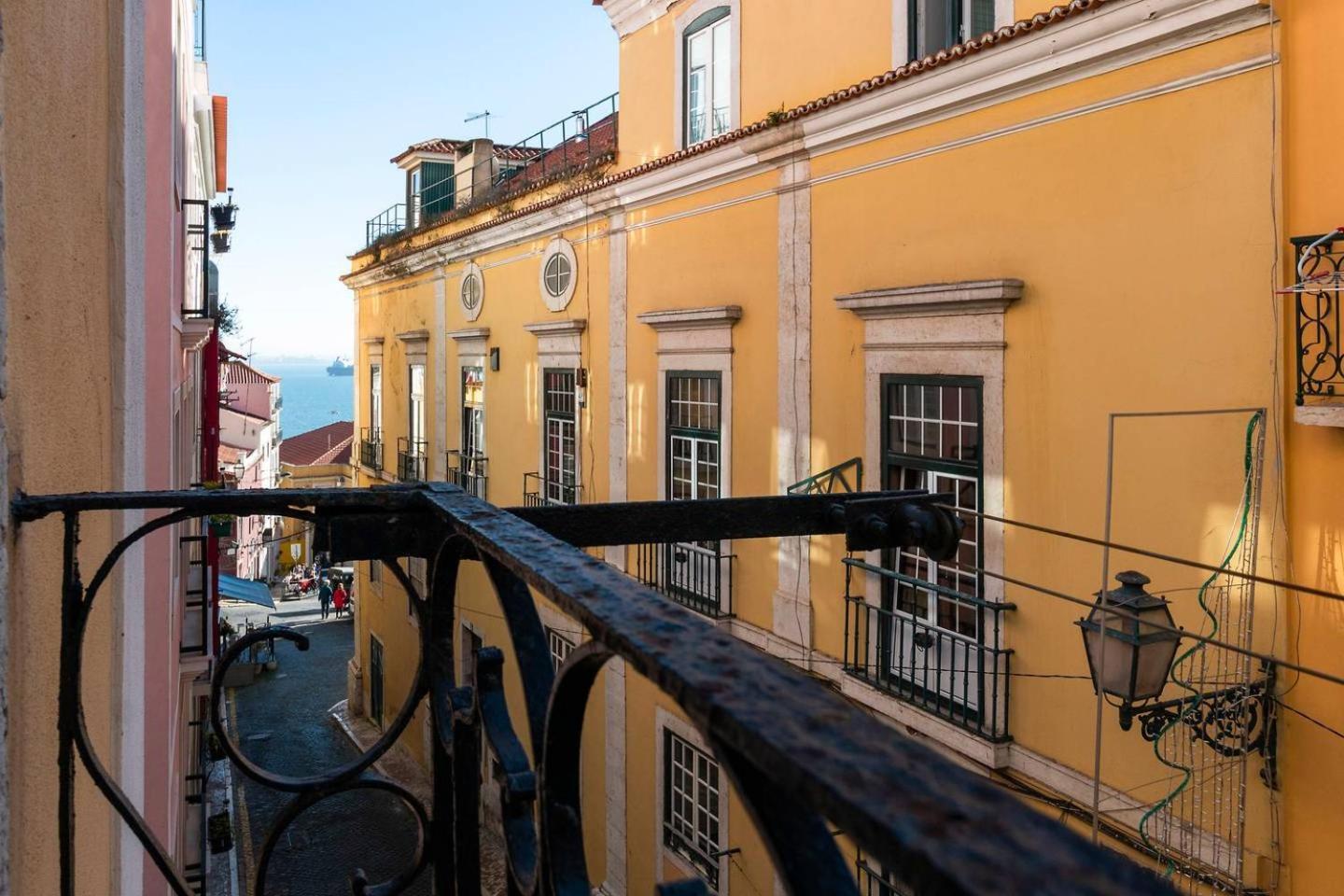 Guestready - Amazing Alfama Family Apt Near National Pantheon! Lisboa Kültér fotó
